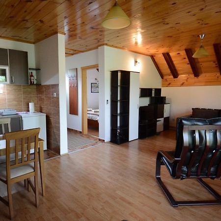Apartmani Ogi I Ana Баина Баща Екстериор снимка