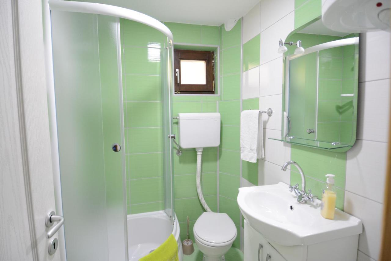 Apartmani Ogi I Ana Баина Баща Екстериор снимка