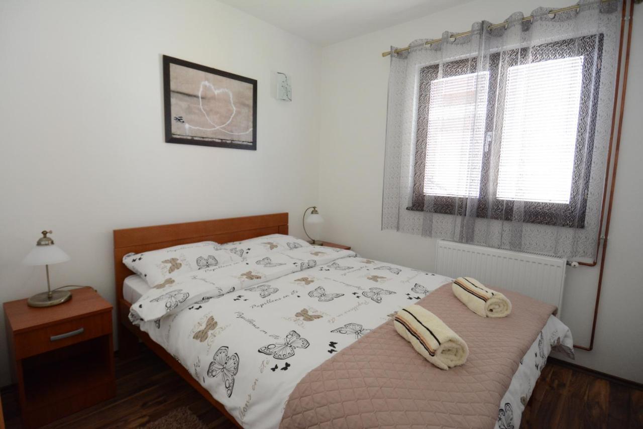 Apartmani Ogi I Ana Баина Баща Екстериор снимка