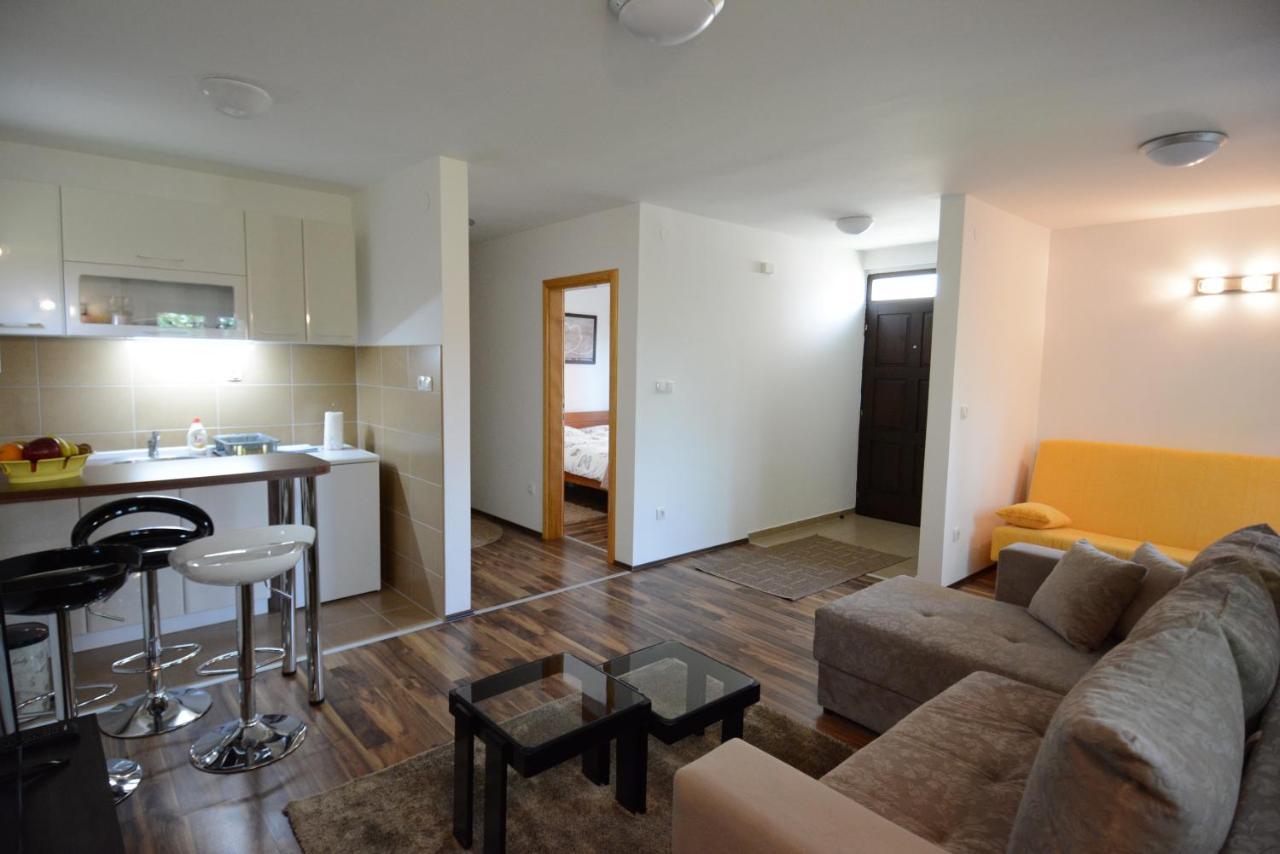 Apartmani Ogi I Ana Баина Баща Екстериор снимка